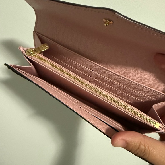 Louis vuitton sarah wallet (Sold) - Picture 5 of 9